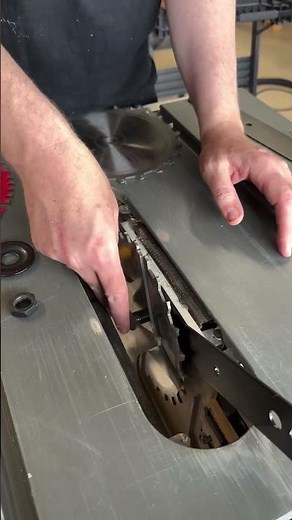 Installing a ‪@dewalttv‬ dado set into our table saw