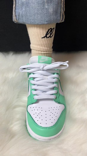 The lacing technique everyone should try 😊 Sneaker: — Nike Dunk Low ‘Green Glow’ Colorway: — White, Green Glow Lace-swap: — White thick oval in 53” Lacing Technique: — top-down, no tie