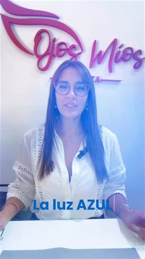 Óptica Ojos Míos on Instagram: "Conoce lo que provoca la luz azul en tu día a día 💙✨ Si usas mucho tiempo la computadora o el celular deberías usar lentes con protección “BLUE BLOCK” que no deja pasar la luz azul dañina, solo lo que necesitas para activar tu reloj biológico 👁️🙂‍↔️ Mandale este video a tu amigo que pasa horas frente al celular o la computadora 😁 #lentes #blueblock #luzazul #optica #saludvisual"