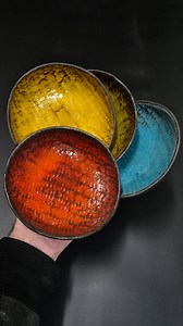 Some weeks ago, I showed how I use a fresh corn cob like a rolling pin to imprint its kernel pattern into clay. (link beneath) Now the cob has dried — and I used it again. I love how time changes the material and opens up new possibilities. Which texture do you like more — fresh corn or dried corn? Watch the reel that 4 millions already watched: | NoRo - Art by Noam Rosenberg