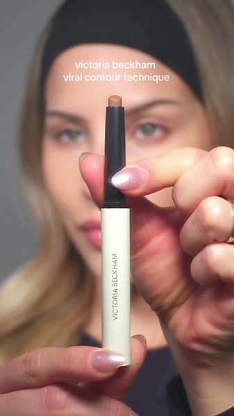 Victoria Beckham Contouring Tutorial Using Marble Contour Stylus