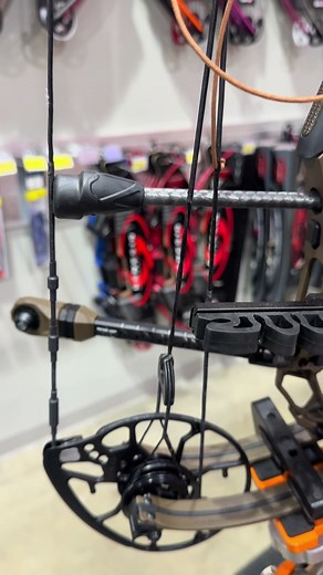 New set of #gasbowstrings has this #mathewsarchery Arc looking Crispy!!!