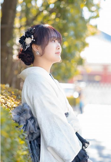 Capturing Girls in Hakama: Tokyo Street Photography