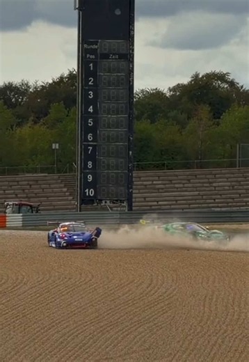 Crash at GT World Challenge Nürburgring 2026 | GT World Challenge crash