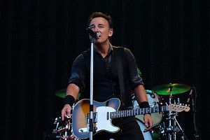Bruce Springsteen canta “rebel Rebel” em tributo a David Bowie; assista – Jovem Pan