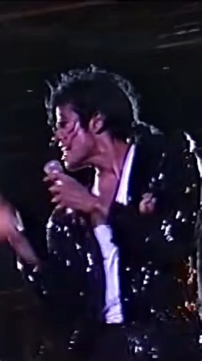 Michael Jackson Shake your body Bad tour 1987.
