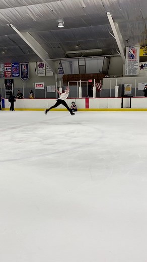 Todo showing off 💕@phoenixfoxcosplay #todoroki#deku#iceskating#foryou#bnha#mha#tododeku#yoi