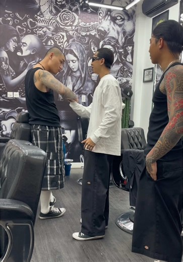 #CapCut #chicano #cholo #chicanostyle #chicanoworldwide #lowlife #lowriders #oldies #dickies #caltop #tribalgear #homies #LA #mexico #westside #consafos #familia #pachuco #pachucostyle #lowrider #lowridercars #chola #losangeles #vietmonster #california #liembarbershop