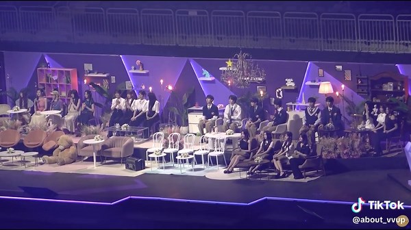 QWER, KIIIKIII, KICKFLIP, SAYMYNAME, FIFTY FIFTY reaction VVUP .cr : yt dalgona_cam . #seoulmusicawards #seoulmusicawards2025 #VVUP #kpop #kpopidol #kpopfyp #foryou #fyp