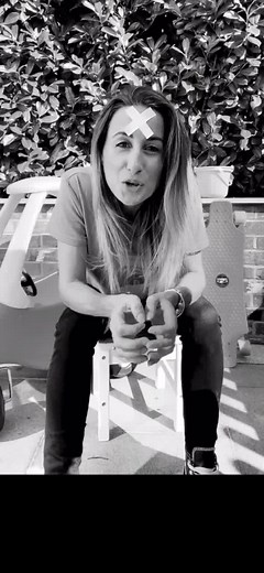 🤔 Did you see colour? How long for & what stood out most? Try it with the brightness turned up for max effect! #learnontiktok #illusion #psychology