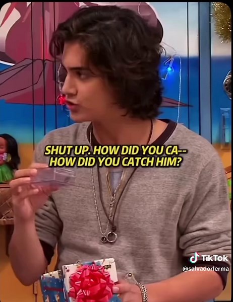 Victorious Tori's First Christmas Performance