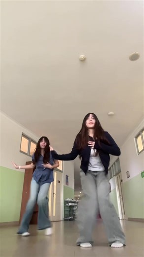 Learn Footwork Dance Techniques at 50% Power