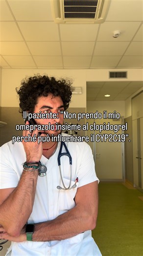 Capisci che il paziente non è un semplice paziente Il clopidogrel è un pro-farmaco antiaggregante piastrinico 🩸 che, per essere attivato e svolgere la sua azione cardioprotettiva, richiede una bioattivazione epatica mediata dall’enzima citocromo CYP2C19 🧪. L’omeprazolo, un comune inibitore della pompa protonica (IPP) utilizzato come gastroprotettore 🍏, agisce come un potente inibitore competitivo di questo specifico enzima 🛑. Se assunti contemporaneamente, l’omeprazolo blocca il CYP2C19, imp