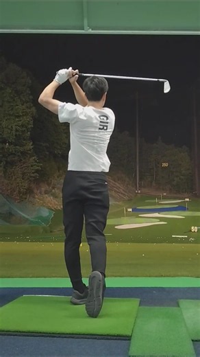 その３ ４番アイアンでも上から打ち込む (DG s300) #golf #ゴルフ #golfswing #ゴルフスイング #アイアン