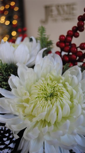 Jessie Duke | PA FLORIST on Instagram: "Open the shop with me! ❤️🎄Christmas Edition!! 📍 4610 Hamilton Blvd, Allentown, PA 🕒 Open Wed-Sat 11–6, Sun 11–2 📞 Call or text: (484) 505-9465 💐 Website: jessietheflorist.com"