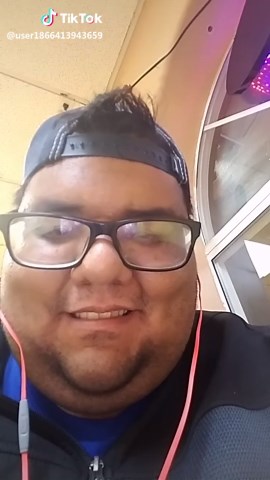 Thomas Piceno (@thomas.piceno)’s videos with Dory Speaks Whale - Finding Nemo