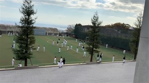 くま先輩【六甲学院公式】 | くま先輩「強歩大会の週、その、何の変哲もなき昼休み。 遊びに超熱心」 #六甲学院 #中学受験 | Instagram