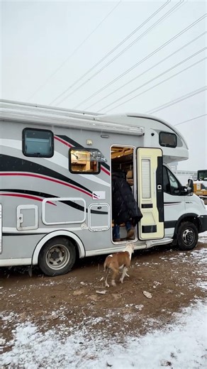 A mobile home that can block out the wind and keep out the cold #ShowOffYourCar #RV #RVLife