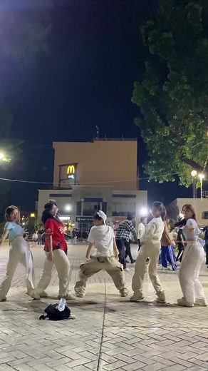 4 soda girls 1 soda boy 🙊🤍 #fyp #dance #trending #trend #dancing #foryou #foryoupage #covergroup #cebu #philippines