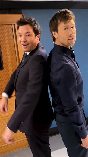 NUEVO. Glenn y Jimmy hoy. Si. Hoy domingo. #GlennPowell #JimmyFallon | Jimmy Fallon Latin America FANS
