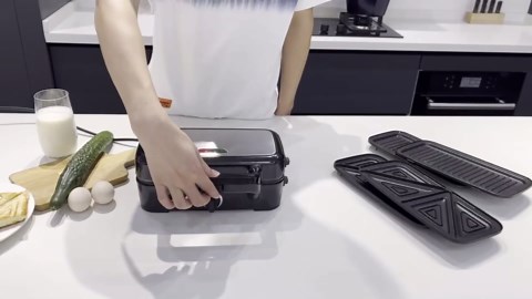 HOUSNAT Sandwich Maker, 3 in 1 Waffle Maker with Removable Plates, 1200W Panini Press with Interchangeable Non-Stick Plates, Indicator Lights, 5-gear Temperature Control (Black)