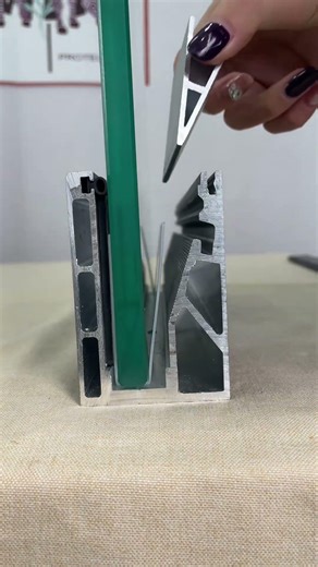 High-definition tempered glass, strong and transparent. #Qiangning Door and Window Protection System