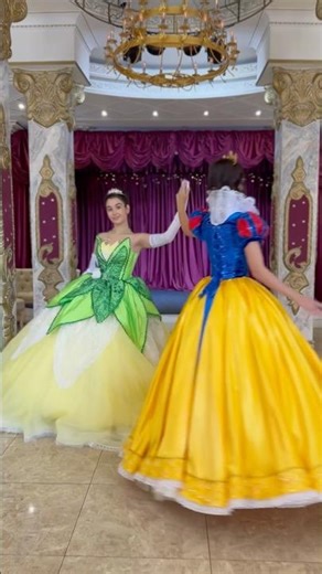 Dancing✨#princessdress #tiana #snowwhite #cosplay #fantasyworld #princess #cosplayer #dancing