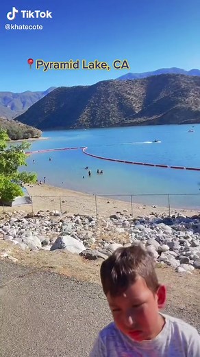 Amazing place #pyramidlake #california #lake #wateractivity #family #kidsfriendly #losangeles #paddleboard #cayack #placestovisit #newspots #spots