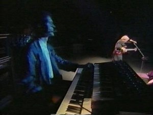 Level 42 - Mark King Bass Solo (Live Video)