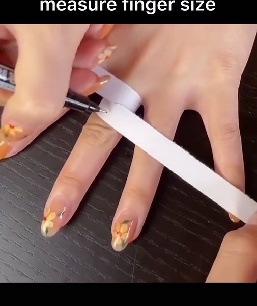 How to Measure Your Finger Size Accurately