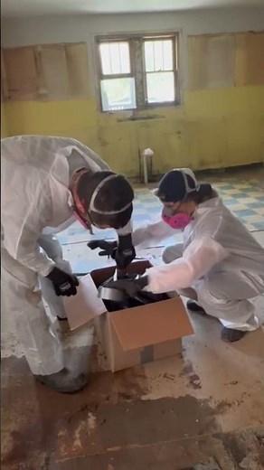 ASBESTOS Tile Removal #diy #renovation #demo