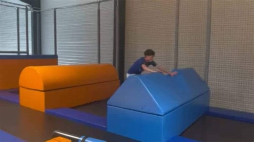 VIDÉO. L'Armoric pulse trampoline park ouvrira ses portes samedi 11 avril 2026, dans l'agglomération de Saint-Brieuc