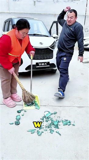 A Brave Sister Saved my Car #gooddeed #helpinghand