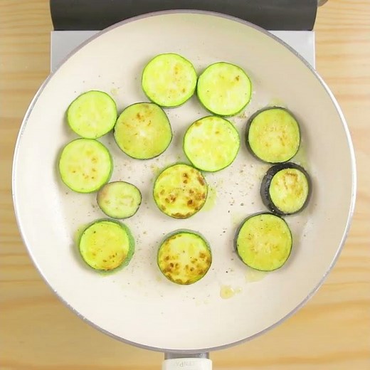一度食べたら止まらない逸品 簡単 ズッキーニとナスのチーズ焼き #cooking #簡単レシピ #野菜