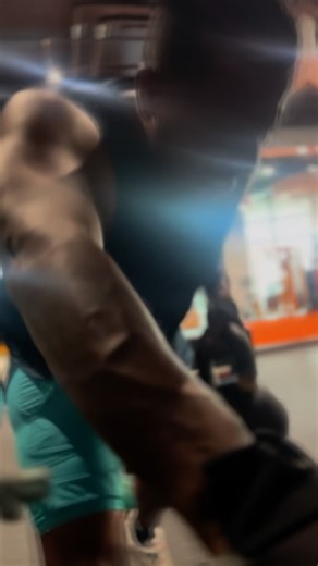 Noreaga Nore on Instagram: "Mind over matter! 🏋🏿‍♂️ NYC Marathon on the way. 🏃‍♂️ Let’s get it 🏆🏆 !!! 5 weaks 1 day basically 36 days flat I get to know a different version of my self!!! The best version !!! Hope u witness the greatness!!!"