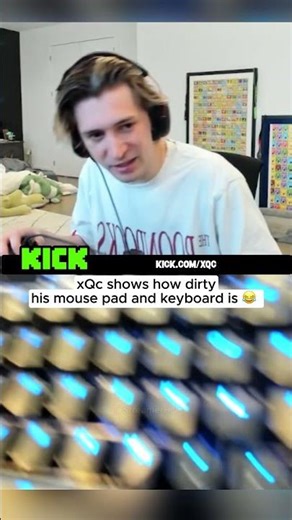xQc mousepad and keyboard looks like this...