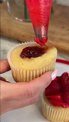 Beginner Cupcake Decorating with Toppers – So Easy It Feels Like Magic