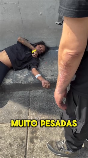 Hemis Maia Sede Sóbrios on Instagram: "Existe uma epidemia silenciosa acontecendo no mundo inteiro. Cada vez mais pessoas estão entrando na dependência química — enquanto outras se perdem nela. A romantização do uso de drogas cresce. O glamour seduz. A ilusão engana. Mas a realidade é dura: começar é fácil. Sair é extremamente difícil. Precisamos falar mais sobre isso. Conscientizar mais pessoas. Mostrar que o uso não é inofensivo — ele progride, destrói e aprisiona. Informação salva vidas. Prev