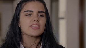 4M views · 114K reactions | Ámbar ya no soporta más y confiesa que David y sus amigos abusaron de ella ¿Pagará por lo que hizo?  #LaRosa Disfruta el capítulo completo "$70" sólo en #ViX  https://bit.ly/37okYFG | La Rosa de Guadalupe | Facebook