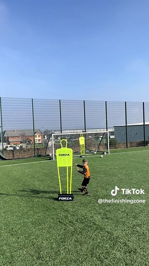 F I N I S H I N G S E S S I O N Nico Watson @maryfieldunitedfc @celticfc Young Nico in for a finishing session the other day. Drawing imaginary circles on the boots for a little coaching point to help with his contact on the ball, plenty of positive reinforcement throughout the session and most importantly having fun while we’re at it! Bad day to be a side netting ⚽️🎯🔝🗑️🔁 #footballcoaching #soccercoaching #football #finishing #scottishfootball #goals #footballdrills #topbins #juniorfootball 