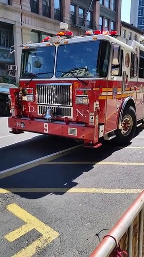 FDNY In Action Ladder 9 Truck NoHo NYC | WestCoast Fire Media
