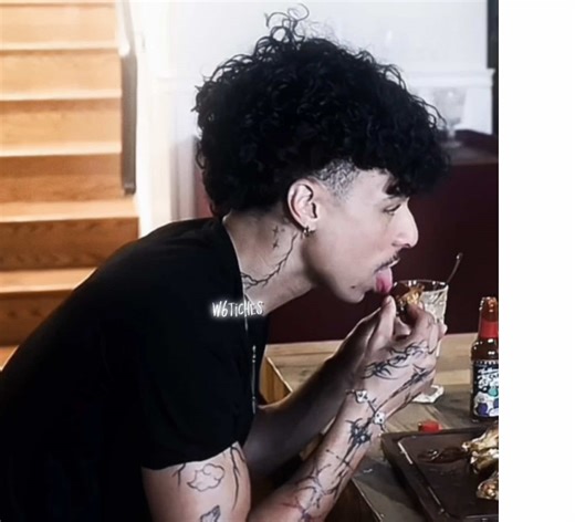 HE IS FINEEEEE #larray #larrayedit #edit #fyp #viral @larray FAKE EVERYTHING