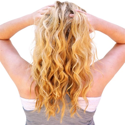 Easy beach waves with a curling wand tutorial