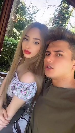 Outdoor Breakfast with Friends: A Colorful Dining Experience