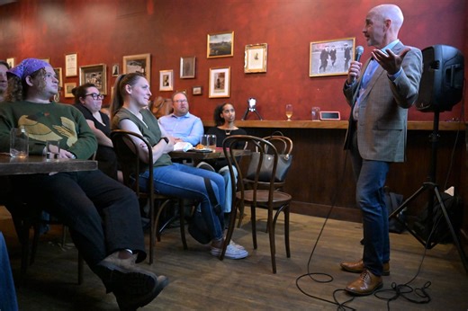 With its Boston debut, Lectures on Tap brings out a thirst for knowledge - The Boston Globe