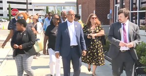 Congressman Bobby Scott tours Hampton Roads Transit facilities