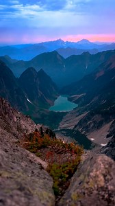 Sunrise views from the top of Vesper Peak in Washington State, overlooking the Cascade Mountains 🏔️ | Ryan Resatka