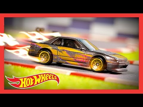 HW SPEED GRAPHICS dans UN LOOK D’ENFER | World of Hot Wheels | ‪@HotWheelsFrance‬