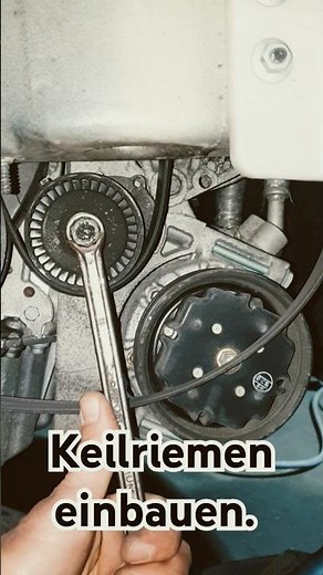 Keilriemen einbauen . #auto #automobile #autoreparatur #tips #livehack #handwerk #werkstatt #tricks