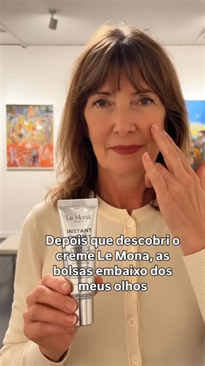 Le Mona - Oficial on Instagram: "✨ Bolsas sob dos olhos não precisam mais fazer parte do seu dia. Chega de promessas vazias e truques de câmera. Esse primer facial age na aplicação: alisa, desincha e suaviza o olhar em minutos. Sem filtro. Sem mil passos. Só tecnologia que entrega o que promete. Você aplica, olha no espelho e vê a diferença. Porque sua pele não precisa de disfarce — precisa de resultado. #AdeusBolsas #ResultadoImediato #PrimerTecnológico #BelezaSemFiltro #PelePerfeitaEmMinutos"